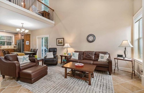 Long Beach House | Close to Beach, Discovery Trail, Firepit, Gorgeous, W/D (OceanBr)