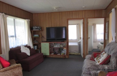 Mangawhai Heads House | Close to beaches, cafes and popular golf course.