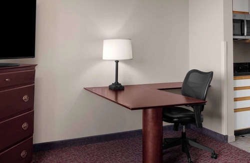 Eastgate Hotel | Close to Bellevue Arts Museum! Two Family Ready Suites w/Free Breakfast!