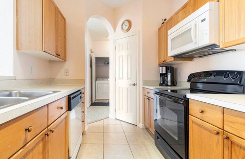 Windsor Palms Condo | Close to Disney, Universal Studios. Free WiFi, Laundry, UV Light Air Sanitizing