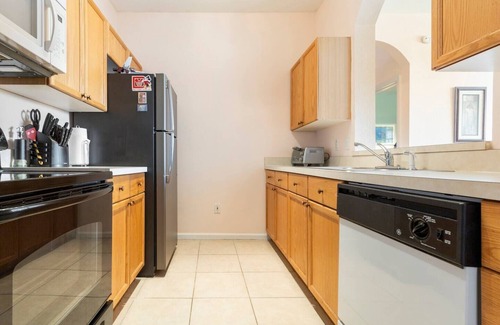 Windsor Palms Condo | Close to Disney, Universal Studios. Free WiFi, Laundry, UV Light Air Sanitizing