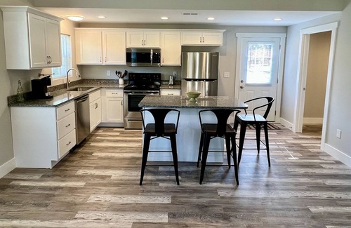 West Side Historic District Apartment | close to downtown Hendersonville