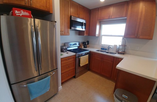 El Cerrito House | Close to Everything Fun - Charming 2-bedroom house in fabulous San Diego with AC