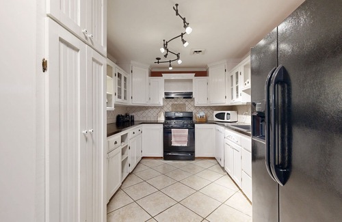 Checotah House | Close to Lake Eufala with a private firepit and covered back deck