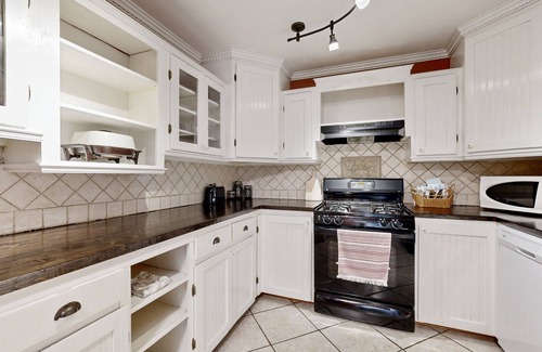 Checotah House | Close to Lake Eufala with a private firepit and covered back deck
