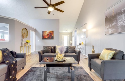 Lawrenceville House | Close to Shopping Pet-Friendly Lawrenceville Home