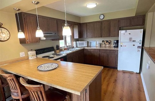 Tannersville House | Close to skiing and hiking, walk to main street