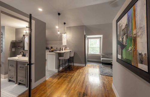 Ludlow Apartment | Close to Stadiums, Downtown Cincy, & more, 1BR Apt