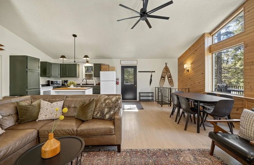 Lead House | Close to Terry Peak. Pet friendly cabin in Lead/Deadwood area. 6 beds, 3 rooms.