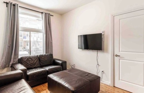 Verdun Apartment | Close to the action 3 bedroom