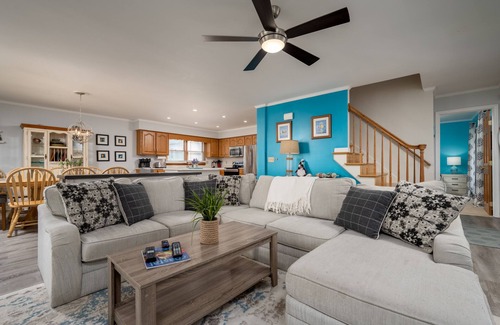 Broadkill Beach House | Close to the Beach, Pet Friendly/Tesla Charger/2-3 Night Stays Off Season