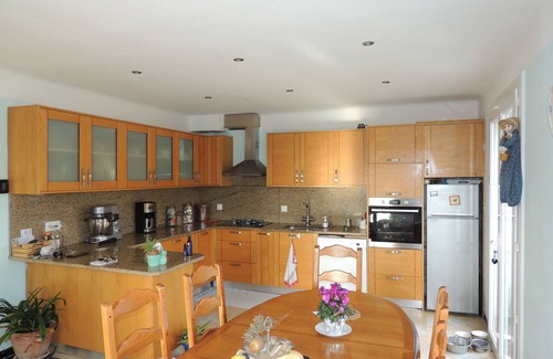 Greoux-les-Bains Apartment | CLOSE TO THE CASTLE, CLEAR VIEW. APARTMENT WITH BALCONY, SPACIOUS, QUIET.