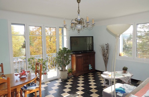 Greoux-les-Bains Apartment | CLOSE TO THE CASTLE, CLEAR VIEW. APARTMENT WITH BALCONY, SPACIOUS, QUIET.