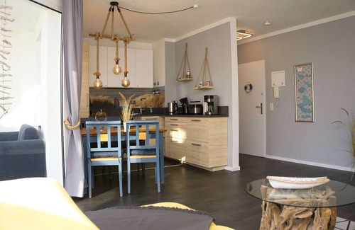 Lobbe Apartment | Close to the beach, winter garden, use of swimming pool and sauna - Strandhaus Mönchgut FeWo08