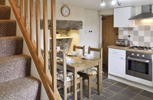 Peak District National Park Cottage | Close to the village centre with many walks and cycle routes from the doorstep.