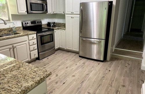 Gainesville Cottage | Close To The Water Cottage On Lake Lanier - Newly Renovated