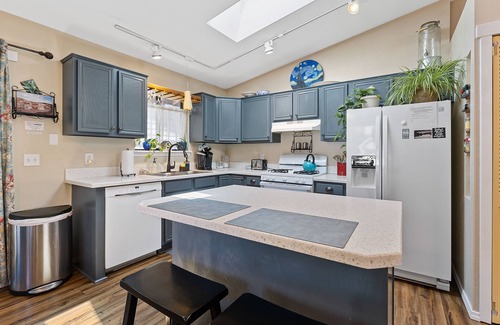 Mountainaire House | Close to Town - Family & Dog-Friendly - Fenced Yard - Fireplace - No Pet Fee