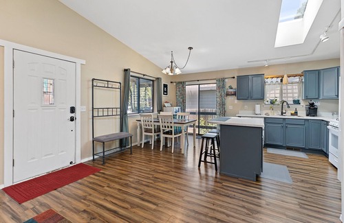 Mountainaire House | Close to Town - Family & Dog-Friendly - Fenced Yard - Fireplace - No Pet Fee