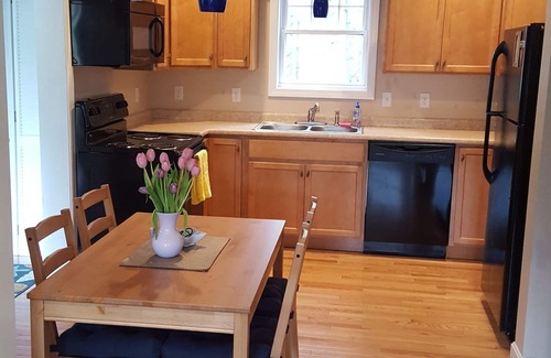 Wells Condo | CLOSE TO WELLS BEACH! 2 Bed 1 Bath in Wells, ME close to attractions!