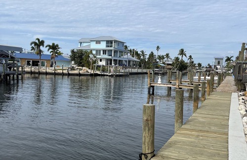 Saint James City Apartment | Closest Inn to Deep Water in St James City. Perfect for monthly rental!