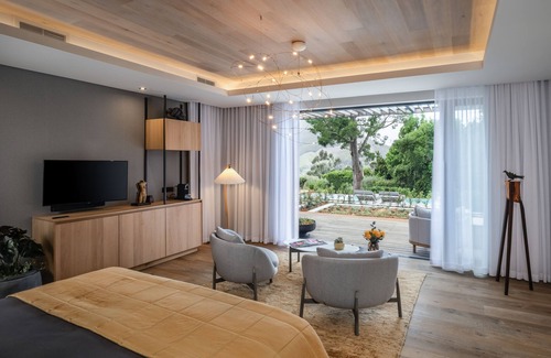 Cape Winelands Hotel | Clouds Estate