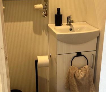 Westleigh Bed & Breakfast | Clovelly Suite Four Poster Bed & Breakfast