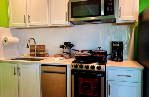 Mexico Beach House | Clown Fish Cottage - Pet Friendly with King Bed