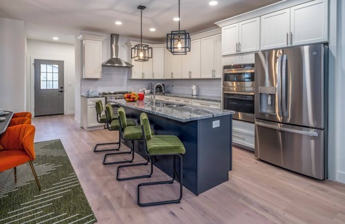 Near East Columbus House | Club Columbus: Hot Tub, Game Room, Karaoke, BBQ, and an Outstanding Backyard.