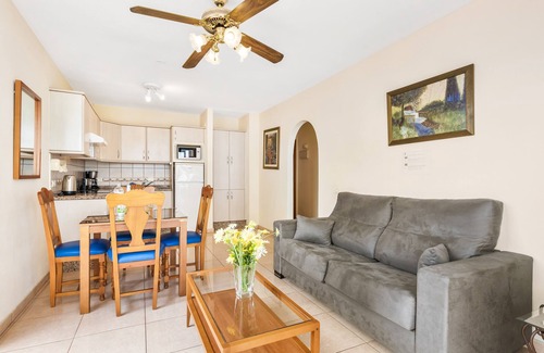 Los Cristianos Apartment | Club Tenerife