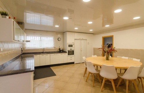 Can Carbonell Villa | Club Villamar - Beautiful spacious holiday house with private pool,nice garden and adapted for di.