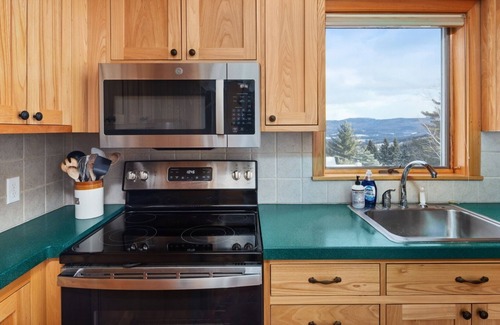 Warren House | Clyde's Cabin 4 Bedroom Home