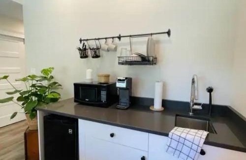 Roberts Creek House | Coach House