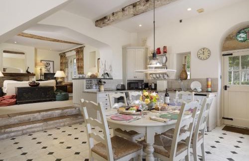 Hawling House | Coach House Hawling