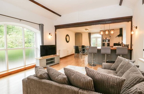 Halswell Villa | COACH HOUSE