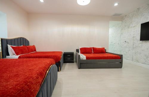 Terra Lago House | Coachella Hideaway Paradise Garikimot