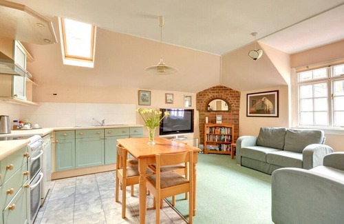 Hove House | Coachman's Flat - Two Bedroom House, Sleeps 3