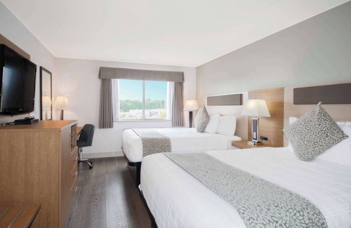 Abbotsford Hotel | Coast Abbotsford Hotel & Suites