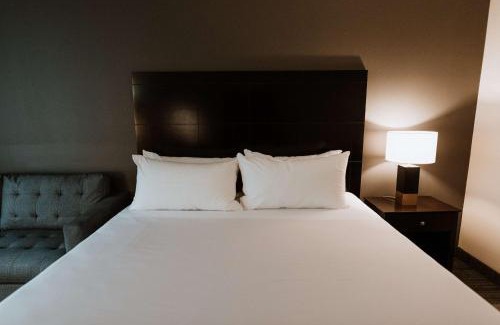 Nisku Hotel | Coast Nisku Inn & Conference Centre