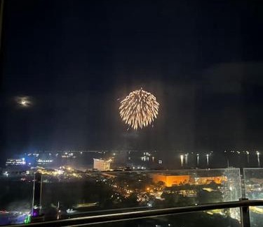 Pasay Apartment | Coast of Finland: Stunning Manila Bay & Sunset