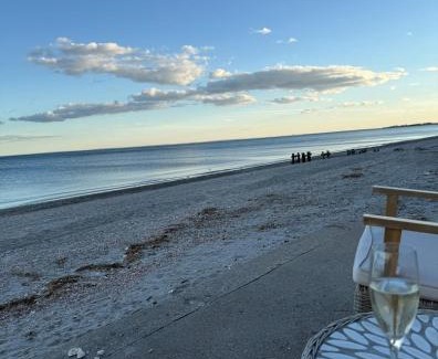 Devon House | coastal and cozy beach stay, pet friendly