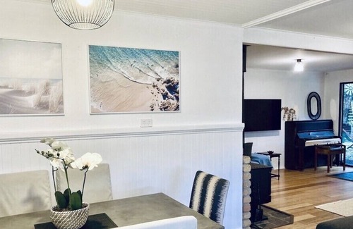 Arakoon House | Coastal bush oasis - mins fr South West Rocks Beaches