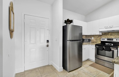 Mission Bay Apartment | Coastal Chic Apt - Minutes from Evert Tennis Academy & Osprey Point Golf Course