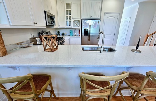 Lewes House | Coastal Club * 4BR twin House w 3.5 Baths, Sleeps 10