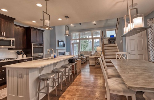 Lewes House | Coastal Club * 5BR Luxury Beach House * 3.5 Baths * Sleeps 12