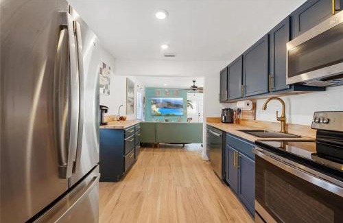 Childs Park Apartment | Coastal Comfort 2BR Getaway St Pete