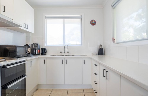 Labrador Apartment | Coastal Comfort in Labrador Family-Friendly!