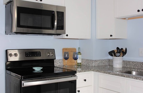 Wells Beach Condo | Coastal Condo with Pool at Wells Beach