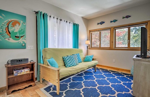 Wellfleet House | Coastal Cottage Walk to Chipmans Cove!