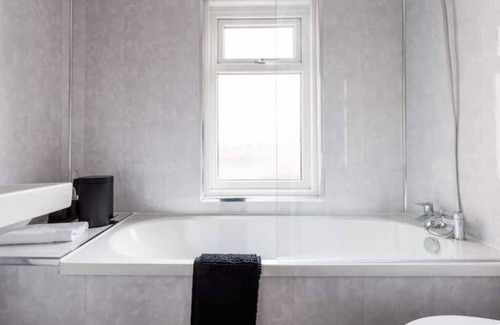 Seaham Cabin | Coastal elegance at Seaham Lodge