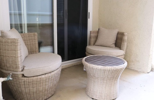 Huntington Beach Apartment | Coastal Enclave 2-bedroom apartment in Huntington Beach - Dog Beach